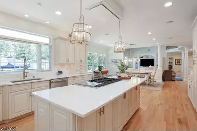 94 Hillcrest Dr, Clark Township, NJ 07066 - Photo 17