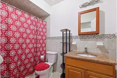 17 Stanton St, Newark, NJ 07114 - Photo 25