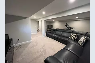 206 Patriots Rd, Parsippany, NJ 07950 - Photo 19