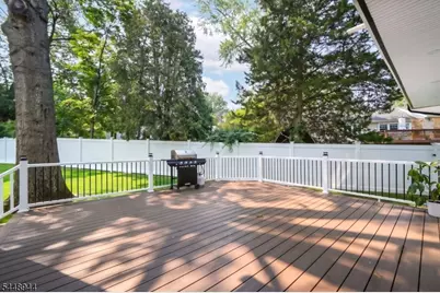 17 Meadow Rd, Clark Township, NJ 07066 - Photo 27