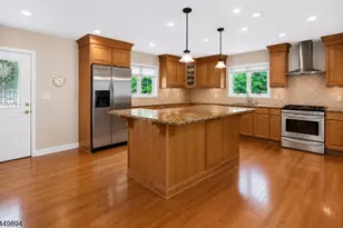 37 Hall Dr, Clark Township, NJ 07066 - Photo 7
