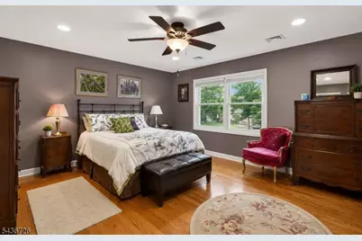 37 Hall Dr, Clark Township, NJ 07066 - Photo 23