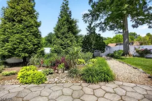 37 Hall Dr, Clark Township, NJ 07066 - Photo 33