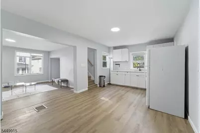 319 Warren St, Phillipsburg, NJ 08865 - Photo 9