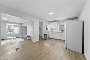 319 Warren St, Phillipsburg, NJ 08865 - Photo 9