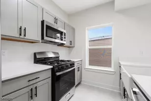 335 21st St, Irvington, NJ 07111 - Photo 3
