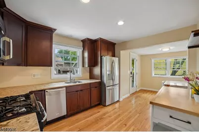 18 Columbia Ave, Berkeley Heights Township, NJ 07922 - Photo 5