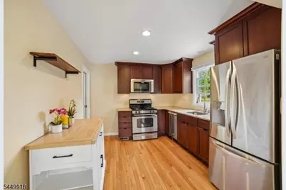 18 Columbia Ave, Berkeley Heights Township, NJ 07922 - Photo 7
