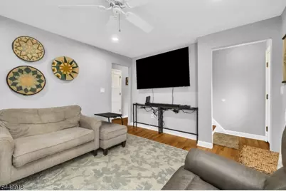 101 Sycamore Ave, Livingston, NJ 07039 - Photo 9