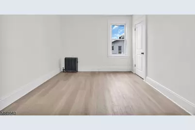 240 W End Ave, Newark, NJ 07106 - Photo 39