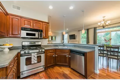 23 Barrister St, Clifton, NJ 07013 - Photo 9