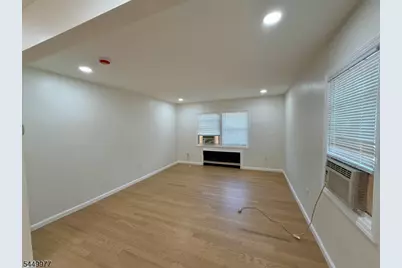103 Mount Vernon Pl #2, Newark, NJ 07106 - Photo 5
