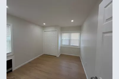 103 Mount Vernon Pl #2, Newark, NJ 07106 - Photo 9