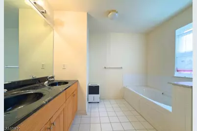 315 Birch Ct, New Brunswick, NJ 08901 - Photo 15