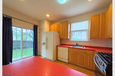 315 Birch Ct, New Brunswick, NJ 08901 - Photo 9
