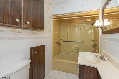 17 South Dr, Woodland Park, NJ 07424 - Photo 15