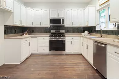 95 Pinehurst Dr, Washington Township, NJ 07882 - Photo 7