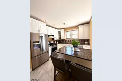 33 Livingston Ave, Woodbridge Township, NJ 07001 - Photo 15