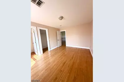 33 Livingston Ave, Woodbridge Township, NJ 07001 - Photo 27