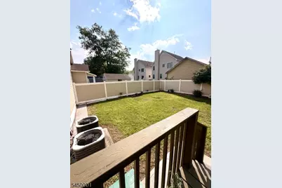 33 Livingston Ave, Woodbridge Township, NJ 07001 - Photo 17