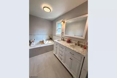 33 Livingston Ave, Woodbridge Township, NJ 07001 - Photo 29