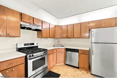 407 Lancaster Ct, Piscataway Township, NJ 08854 - Photo 13