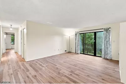 407 Lancaster Ct, Piscataway Township, NJ 08854 - Photo 5