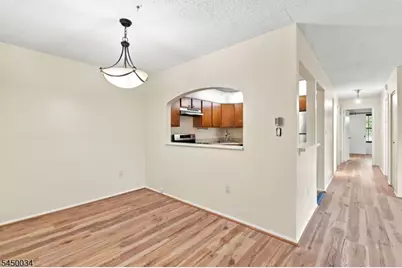 407 Lancaster Ct, Piscataway Township, NJ 08854 - Photo 9