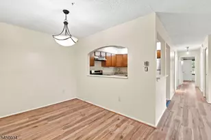 407 Lancaster Ct, Piscataway Township, NJ 08854 - Photo 9