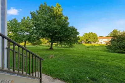 407 Lancaster Ct, Piscataway Township, NJ 08854 - Photo 3