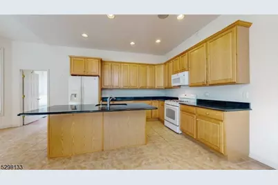 1 White Oak Ct, Hardyston Township, NJ 07419 - Photo 7