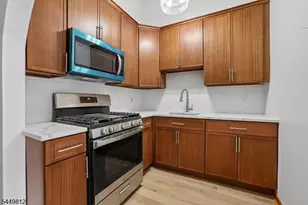 14 Hazard Pl, Elizabeth, NJ 07208 - Photo 11