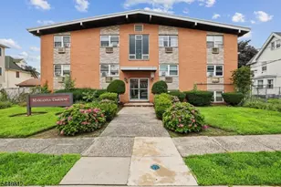 14 Hazard Pl, Elizabeth, NJ 07208 - Photo 1