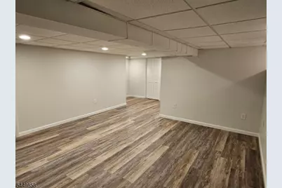 901 Reed Ct, Raritan Township, NJ 08822 - Photo 9
