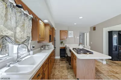 442 Riverview Dr, Totowa, NJ 07512 - Photo 15