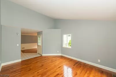 12 Pale Star Ct, Hardyston Township, NJ 07419 - Photo 3