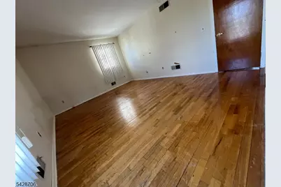 17B Garden Dr, Elmwood Park, NJ 07407 - Photo 21