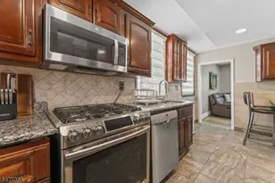 15 Putnam Pl, Clifton, NJ 07011 - Photo 11
