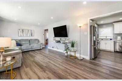 45 Karen Dr, Clifton, NJ 07013 - Photo 3