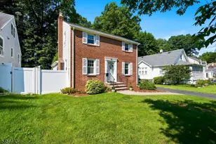 11 Monroe Ave, Roseland, NJ 07068 - Photo 3