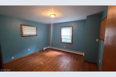 91 Goldfinch Ln, West Milford, NJ 07421 - Photo 9