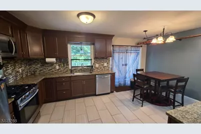 91 Goldfinch Ln, West Milford, NJ 07421 - Photo 5