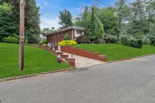 7 Oak Ridge, Springfield Twp., NJ 07081 - Photo 3