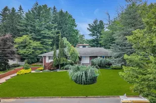7 Oak Ridge, Springfield Twp., NJ 07081 - Photo 3