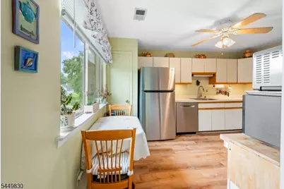 154 Drake Ln, Roxbury Township, NJ 07852 - Photo 9