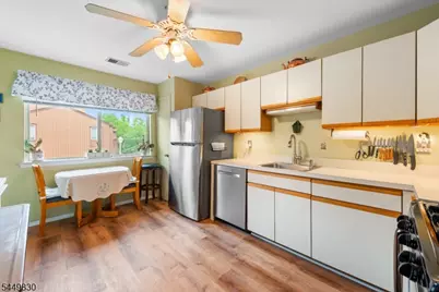 154 Drake Ln, Roxbury Township, NJ 07852 - Photo 7