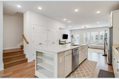 13 Braeburn Ct, Livingston, NJ 07039 - Photo 17