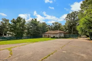 419 Ratzer Rd, Wayne, NJ 07470 - Photo 7