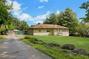 419 Ratzer Rd, Wayne, NJ 07470 - Photo 3