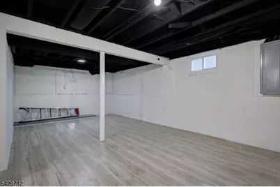 81 Hutchinson St, Clark Township, NJ 07066 - Photo 27